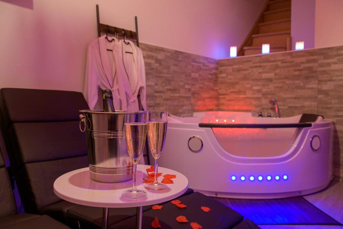 Love Room - Suite Romantique Avec Spa Privatif Le Puy-en-Velay Экстерьер фото