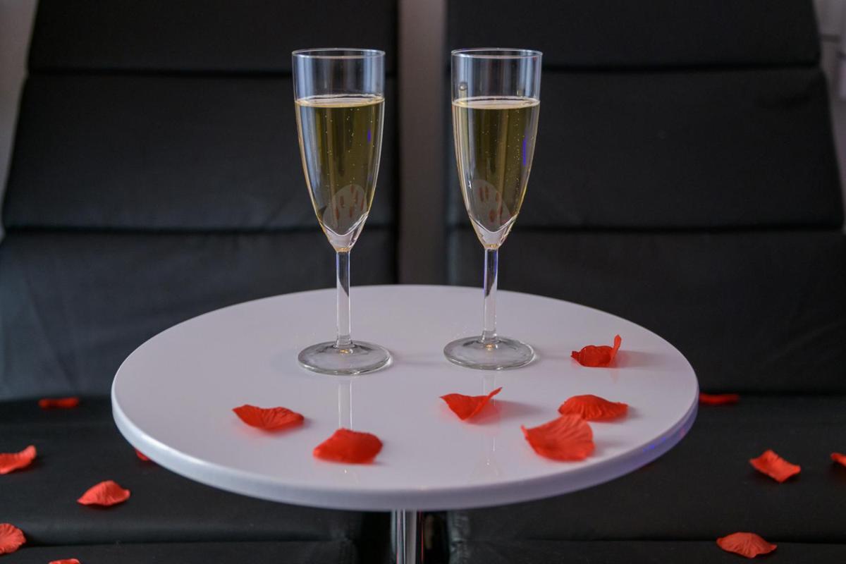 Love Room - Suite Romantique Avec Spa Privatif Le Puy-en-Velay Экстерьер фото